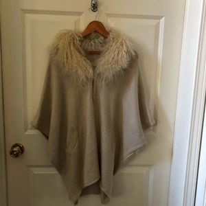 Lubert de Cologne Knit Wool Cape w/Tibetan Lambs Wool Detach Collar Aspen Ski
